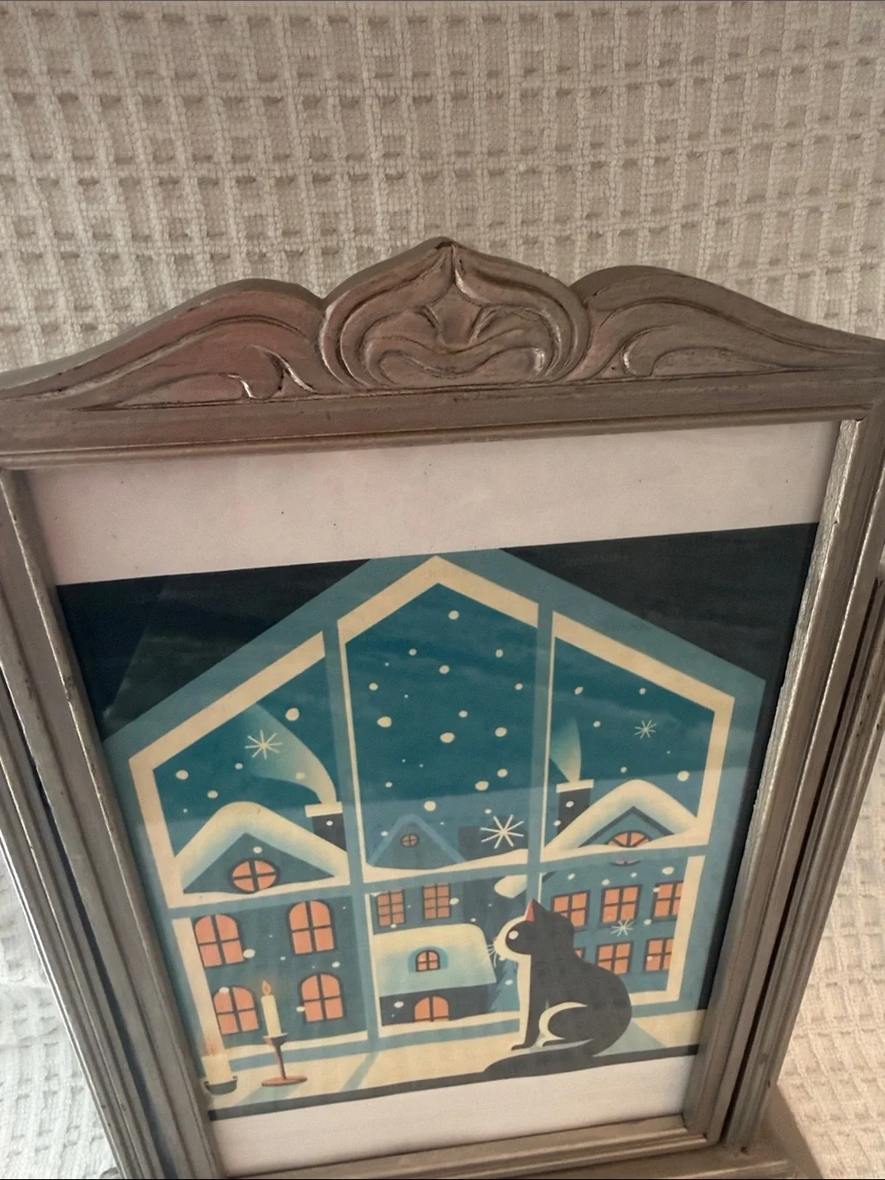 Vintage wood swivel Gray picture Frame with Winter Cat Artwork, change photo